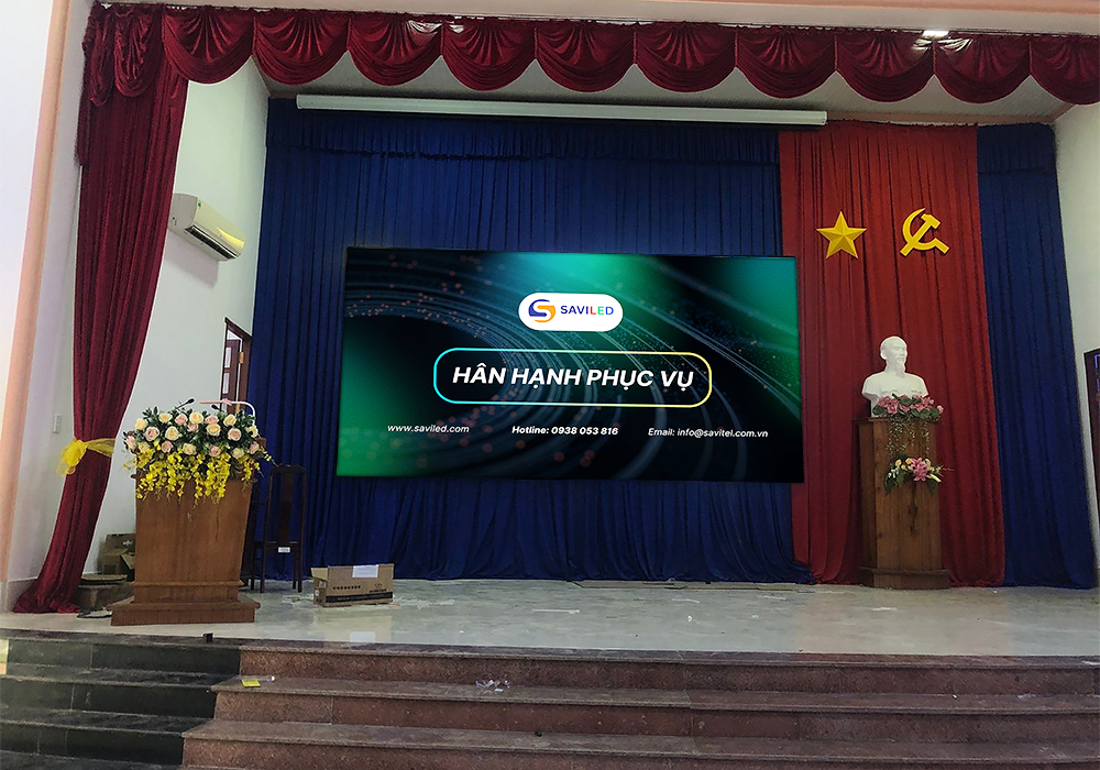Màn hình LED tại hội trường ủy ban nhân dân được SAVILED cho thuê