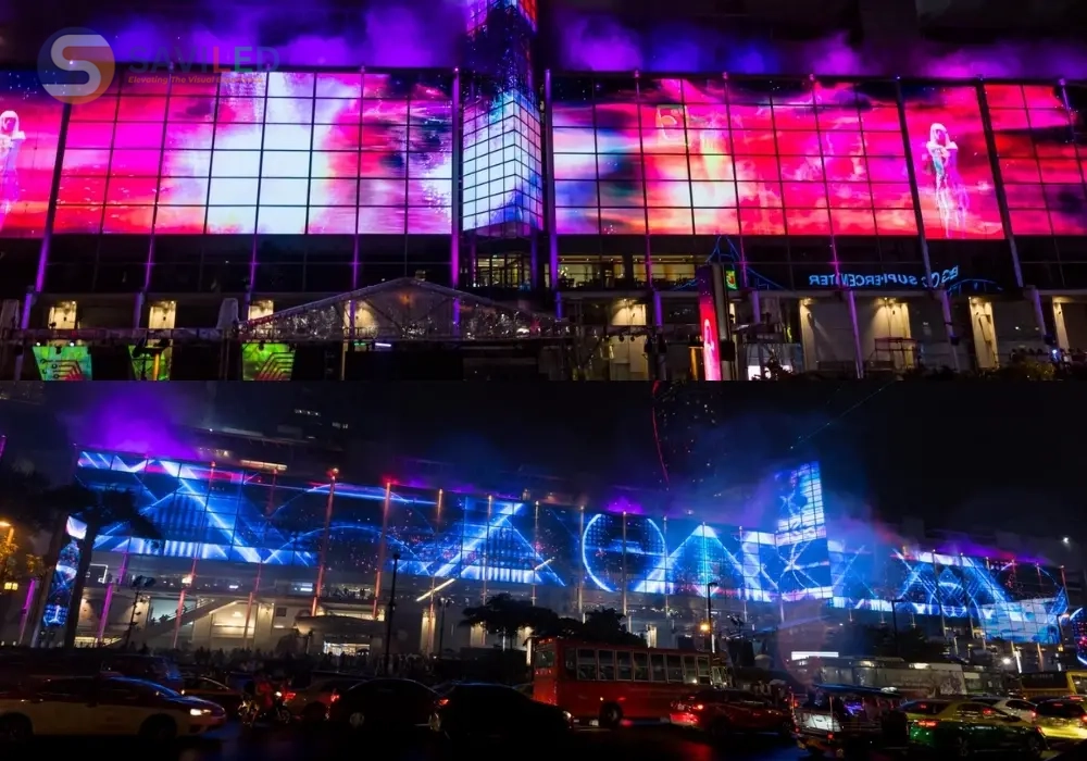 Màn hình LED lớn tại Central World Bangkok về đêm