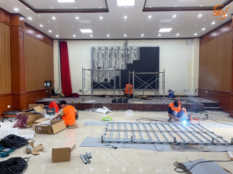 SAVILED lắp đặt khung màn hình LED cho hội nghị