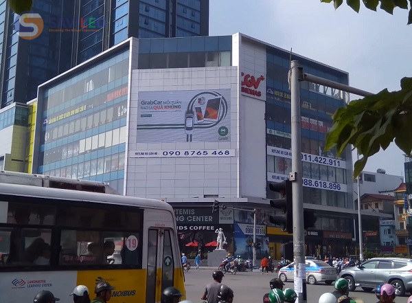 Màn hình LED ngoài trời ở trung tâm thương mại Nghệ An do SAVILED lắp đặt SAVILED lắp đặt màn hình LED ngoài trung tâm thương mại ở Nghệ An