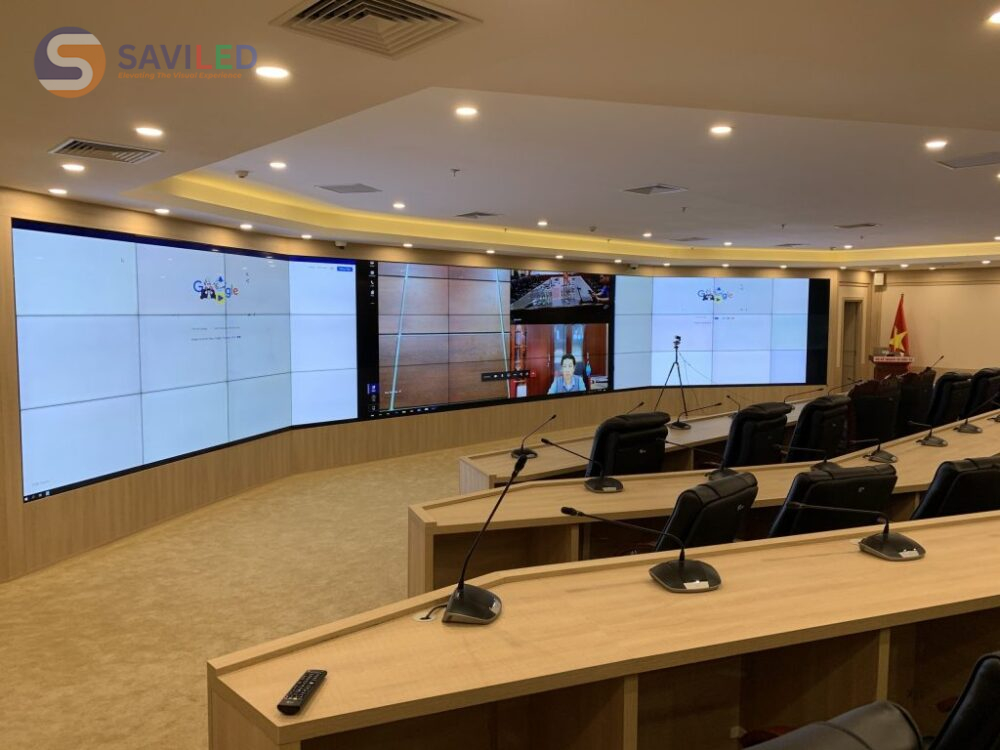 Giá treo chuyên dụng giúp lắp màn hình ghép phù hợp cho nhiều góc nhìn