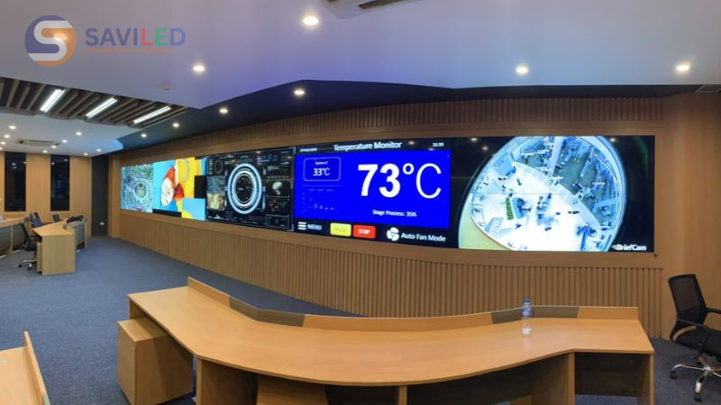 Màn hình ghép được SAVILED lắp đặt ở trong giảng đường đại học