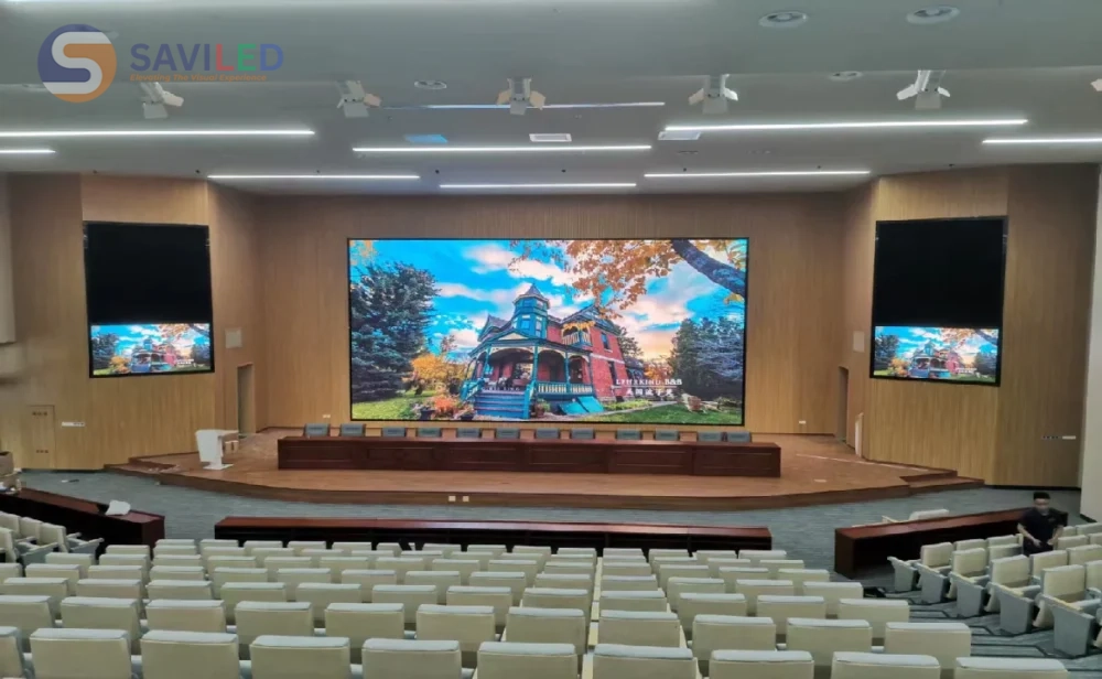 Màn hình LED COB trong giảng đường trường đại học