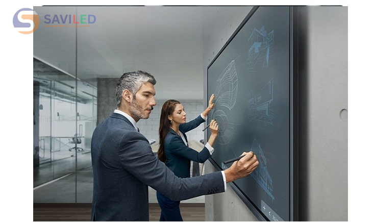 Màn hình tương tác cho phép người dùng tương tác trực tiếp với nội dung hiển thị