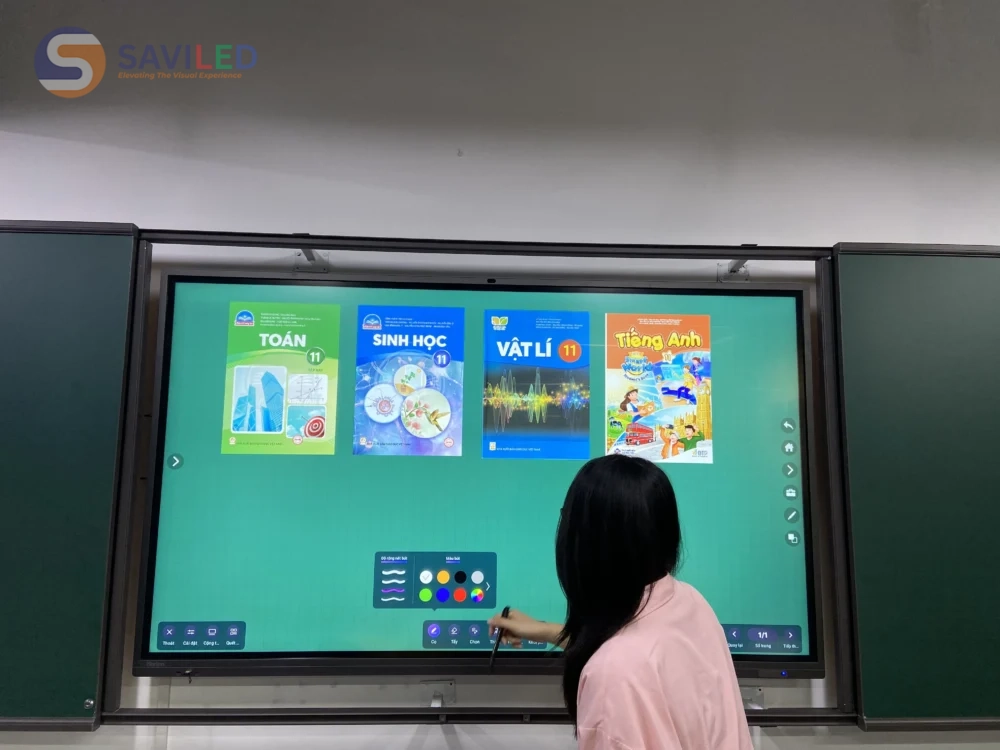 Màn hình tivi cảm ứng 65 inch hỗ trợ thao tác đa điểm chạm